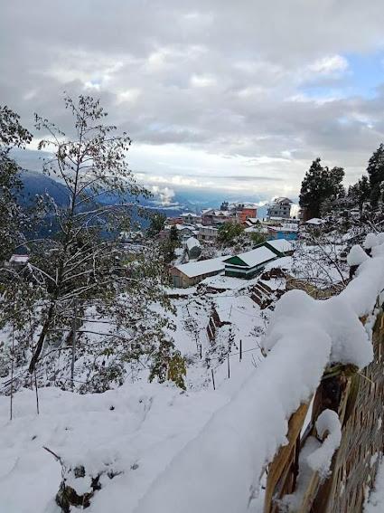 Snowfall over Phadamchen