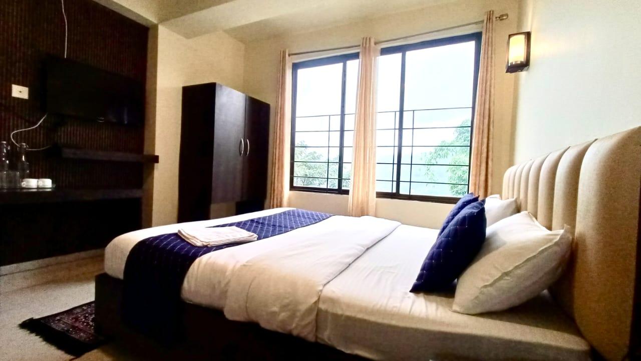 GTK 102 PREMIUM HILL VIEW STAY GANGTOK photo 3